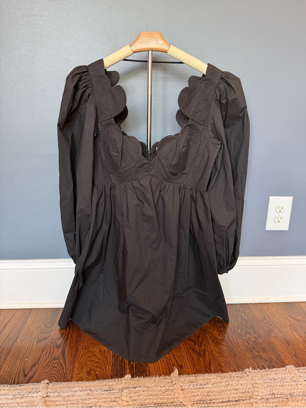 FARM Rio NWT Black Mini Dress with Scalloped Neckline - Picture 6 of 6